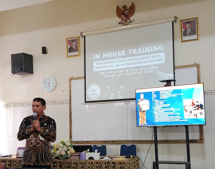 berita, In House Training (IHT) Implementasi Pembelajaran Lintas MAPEL Kontekstual Dalam Kehidupan Sehari-hari, sma widya wacana, widya wacana, ysk,  yayasan sekolah kristen, yayasan, surakarta, sma