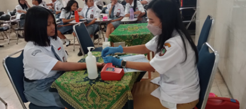 berita, Skrining Kesehatan dan Aksi Bergizi Untuk Siswa Putri, sma widya wacana, widya wacana, ysk,  yayasan sekolah kristen, yayasan, surakarta, sma